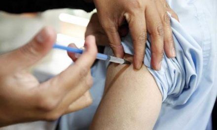 Habilitan 700 puestos para vacunar a niños y adultos mayores contra la influenza