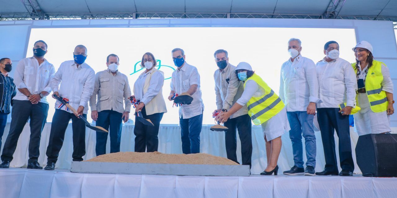 Abinader inaugura obras e inicia otras en San Cristóbal