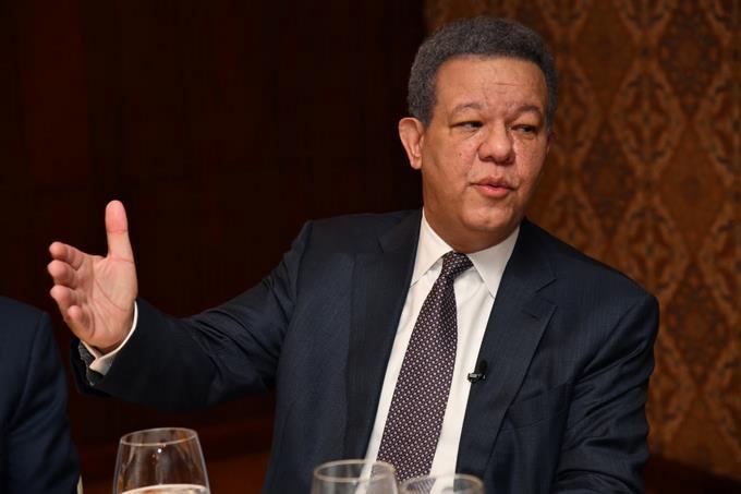 Leonel Fernández: “República Dominicana va resolviendo un problema y se le va acumulando otro”