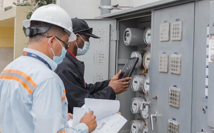 “Telecortes” en lugar de las brigadas que acuden a suspender servicio energía