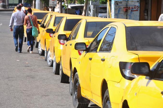 Intrant pone en vigencia norma que busca libre competencia entre taxistas tradicionales y de plataformas digitales