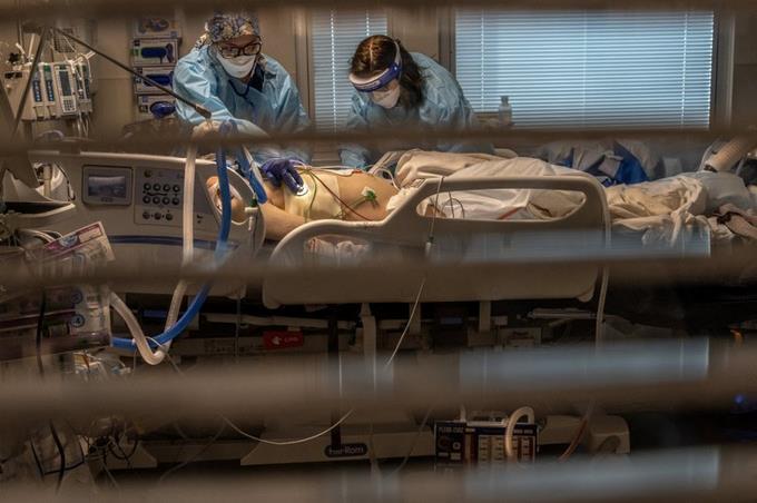 OMS advierte que «tsunami» de casos de covid llevará al colapso los sistemas sanitarios