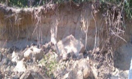 Policía investiga caso de persona que falleció en un derrumbe de arena en Nigua