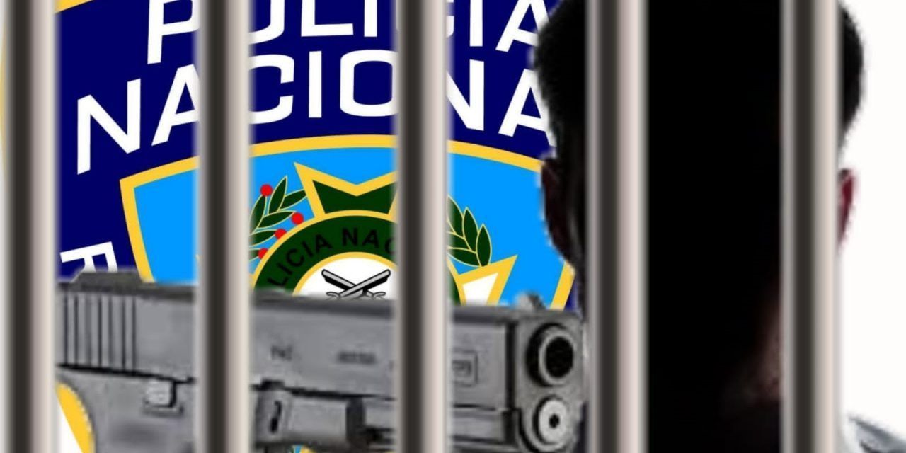 Policía apresa dos hombres en Moca; les ocupa bocinas y una pistola