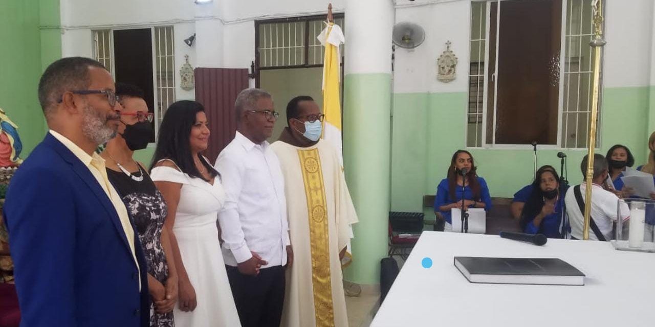 Se casó exsacerdote jesuita Mario Serrano con María Teresa Bello