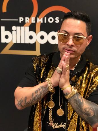 Chucho Flash regresa para enamorar con el tema “Yo no sé” junto a Flex