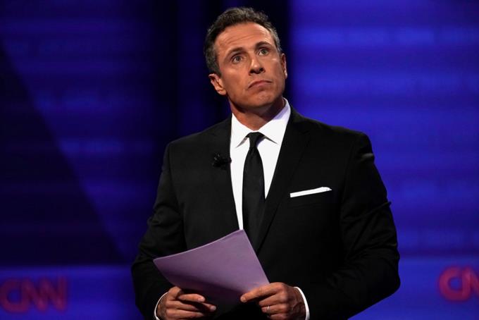 CNN suspende al hermano de Cuomo por ayudarle con las acusaciones sexuales