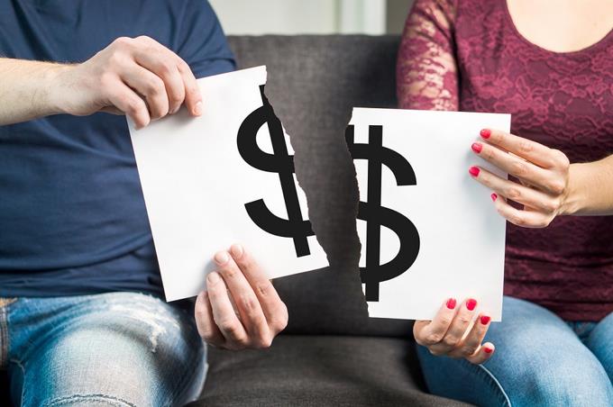 Está su matrimonio a punto de colapsar por el dinero?