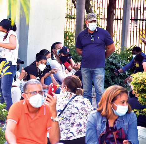 Quinta ola de Covid abruma a la población
