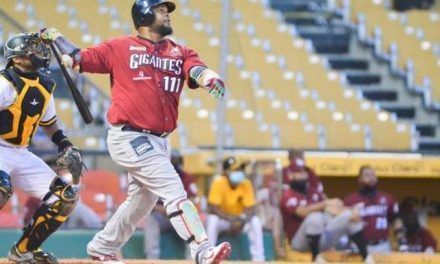 Urrutia y Francisco sobresalen en la victoria de los Gigantes sobre las Aguilas