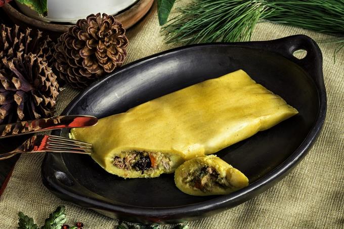 Y para variar el menú, pasteles en hojas… pero de yuca