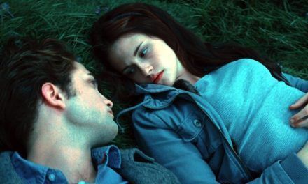 ‘Crepúsculo’ era una película de acción con Bella cazando vampiros en la primera versión del guion