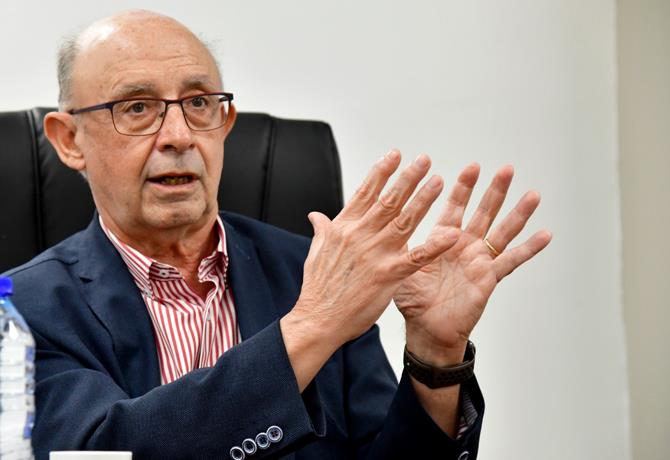 Exministro sugiere atraer inversiones españolas