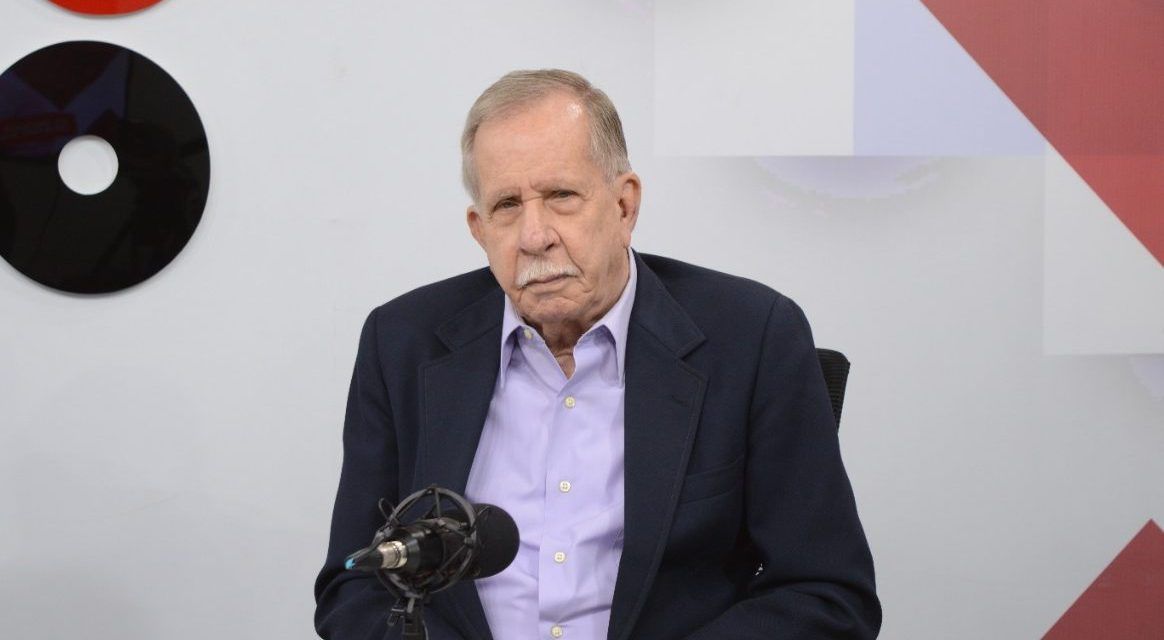 Periodista Enrique Mota deplora “partidos parásitos” sigan viviendo a costa de sociedad dominicana
