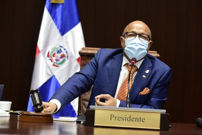 Diputados aplazan «indefinidamente» conocimiento del Código Penal; someten uno «nuevo»