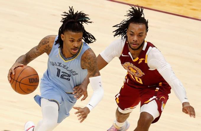 Morant y LeBron conducen triunfos, los Suns siguen tras los Warriors