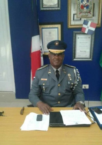 Policía Los Alcarrizos detiene dos personas con arma de fuego sin documentos