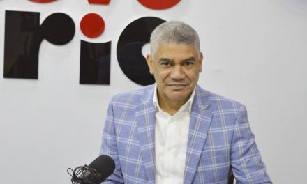 Periodista Holi Matos califica de “irresponsable” cúpula PLD por pedir al Gobierno que baje combustibles