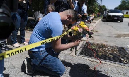 “Personas preciosas” murieron en tiroteo escolar en Texas