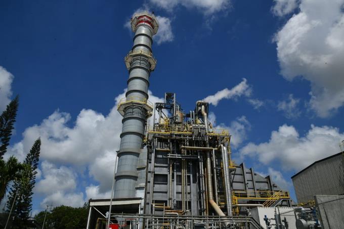 Hebrard asegura que la conversión a gas ahorra US$235 millones al país