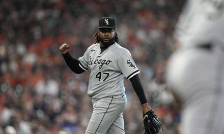 Cueto y López dejan en tres hits a los Astros, Medias Blancas triunfan