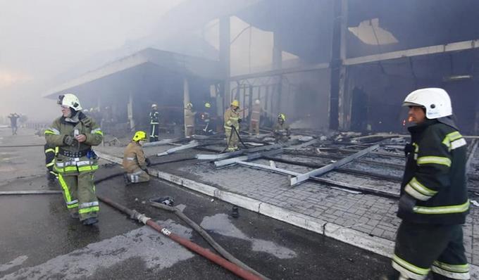 Los fallecidos en el ataque al centro comercial Kremenchuk ascienden ya a 16