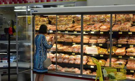 Traen pollos y huevos desde Brasil y Bélgica ante alta demanda