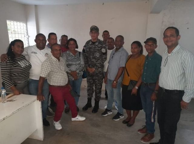 Policía Nacional se reúne con comunitarios de Najayo Arriba