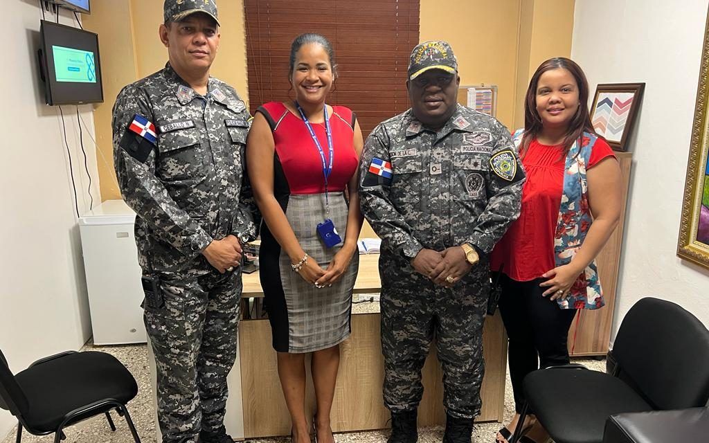 Director Regional Sur Central, y comandante Departamento San Cristóbal, se reúnen con procuradora fiscal de San Cristóbal,  y la coordinadora técnica de la fiscalía