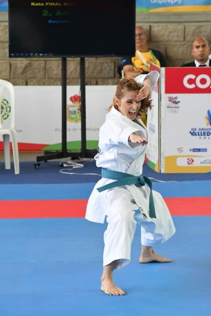 DIMITROVA, ORO EN BOLIVARIANOS