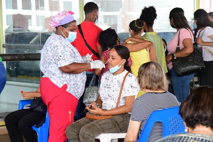En doce días el coronavirus contagia a 4,104 personas