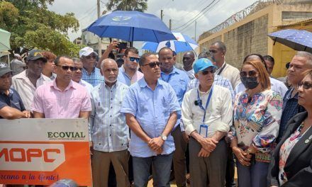 Obras Públicas y Ayuntamiento de Santo Domingo Este inician trabajos de asfalto, reparación y bacheo