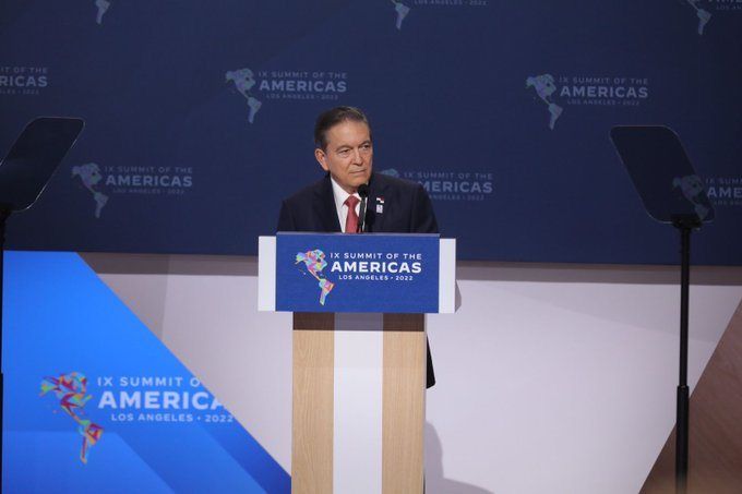 Presidente de Panamá urge a frenar la migración irregular en América