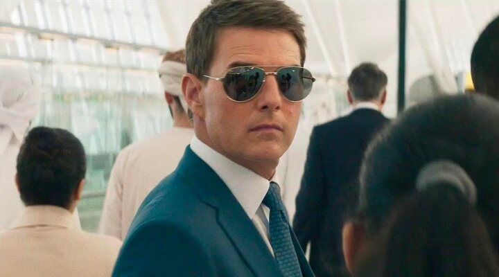 Celebra el 60 cumpleaños de Tom Cruise viéndolo colgado de un avión para ‘Misión Imposible’