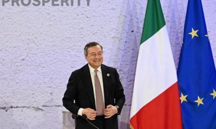 Presidente de Italia rechaza renuncia del primer ministro