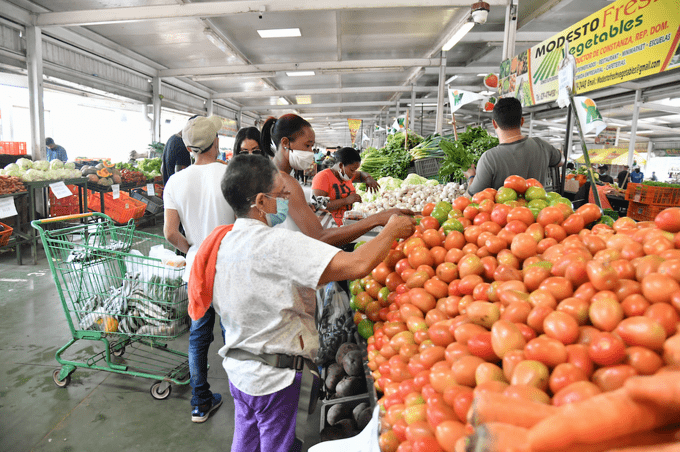 ‘Día a día’: las prohibiciones comerciales y la inflación disparan los precios de los alimentos