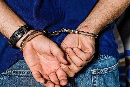 Policía Nacional apresa joven acusado de golpear a su ex pareja en Azua