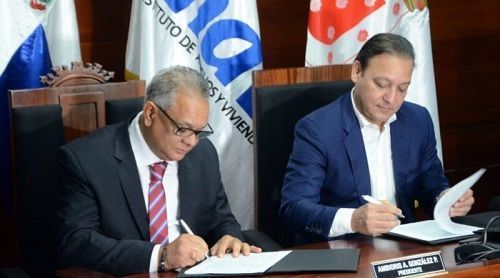 Ayuntamiento de Santiago y el INAVI firman acuerdo que establece servicios funerarios para empleados y familiares del cabildo