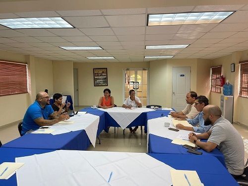 Cámara de Comercio de Puerto Plata y Ayuntamiento buscan solución problema perros callejeros