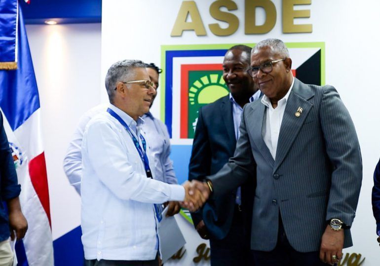 Ayuntamiento SDE y CODIA anuncian sorteo de aceras y contenes