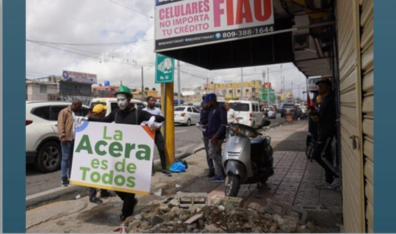 Ayuntamiento SDE notifica comercios ocupan aceras en San Vicente de Paul