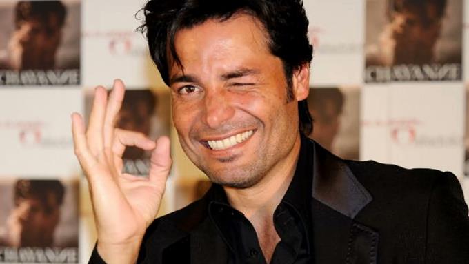 Cuestionan uso de imagen de Chayanne en política chilena