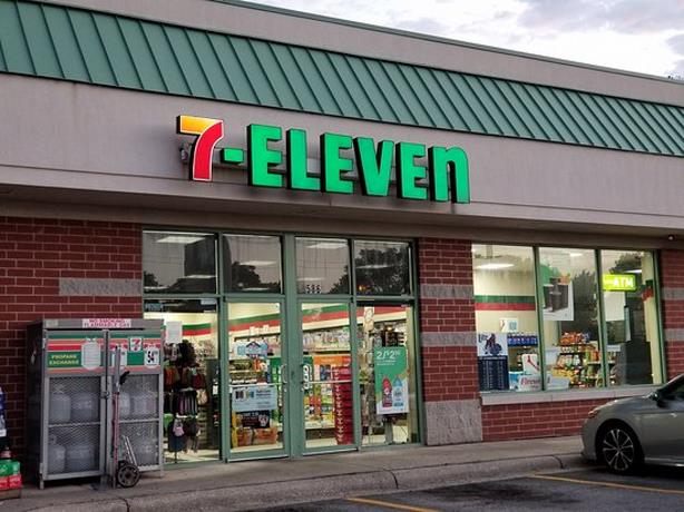 EEUU: 2 muertos y 4 heridos en tiroteos en tiendas 7-Eleven