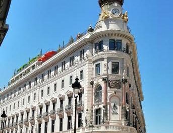 Galería Canalejas: un ícono del lujo cerca de la Puerta del Sol