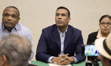Elvis Rosario critica Alcaldía por desorden en recogida de la basura