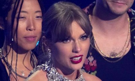Taylor Swift, un paso más cerca del Oscar: ‘All Too Well’ gana Video del Año en los MTV VMAs 2022