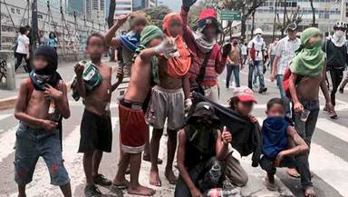 La migración masiva deja a 841.000 niños y adolescentes solos en Venezuela