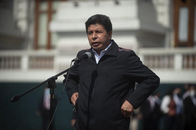 Congreso de Perú niega permiso a Castillo para asistir a posesión de Petro en Colombia