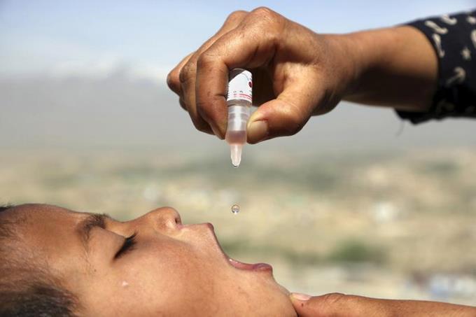 Casos de polio en EEUU revelan raro riesgo de vacuna oral