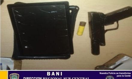 Patrulla PN apresa a dos hombres que minutos antes habían despojado de una Tablet a una mujer ambos resultan heridos, uno de bala y otro por golpe contuso